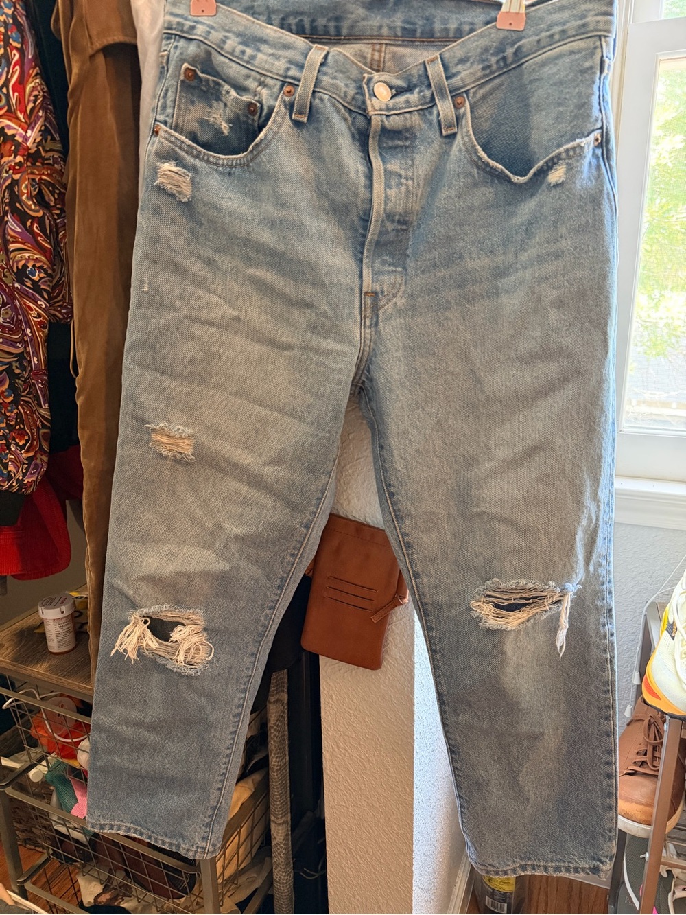 Women’s Levi’s 501s Light Blue Distressed Cropped Jeans